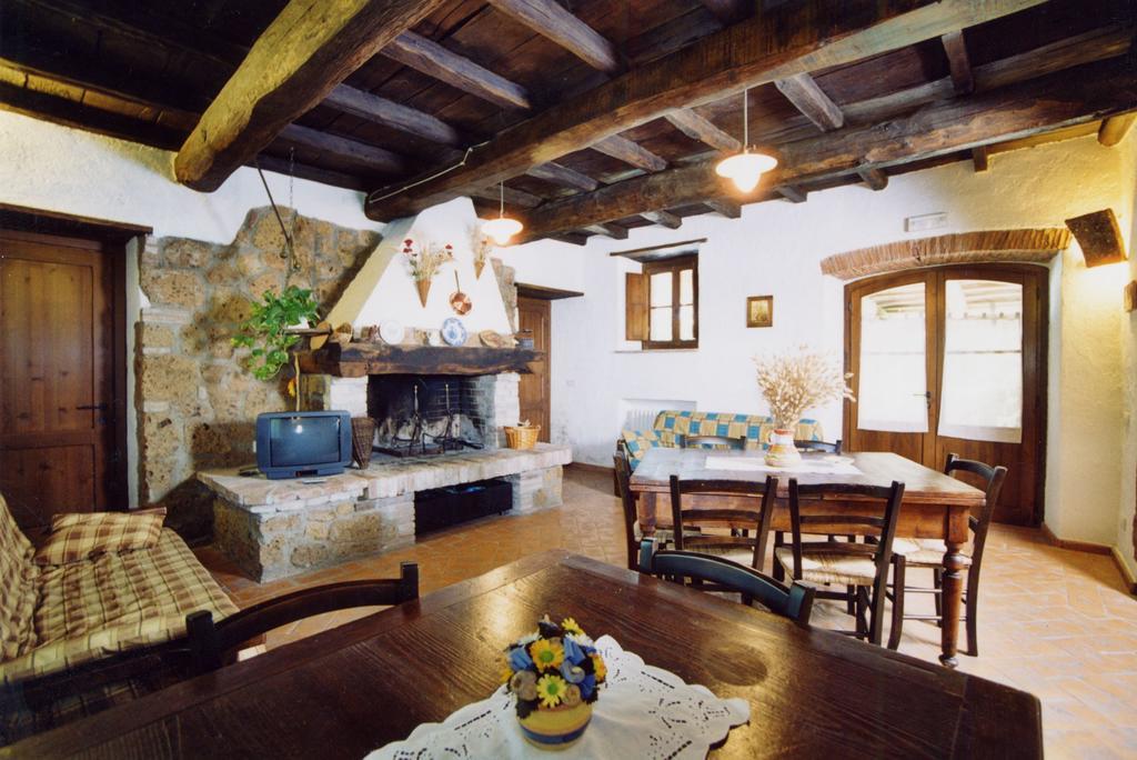 Agriturismo Poggio Porsenna - Con Piscina Proceno Exterior foto